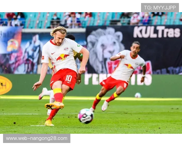 柏林赫塔熊强势卫冕德甲吉祥物互动榜首掀起球迷热潮