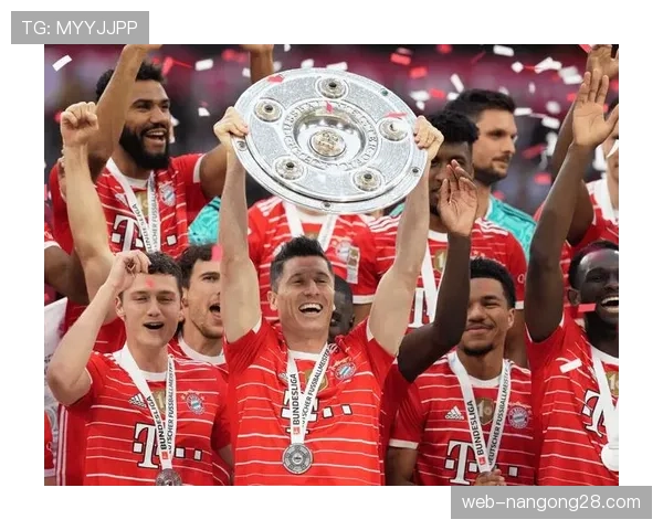 拜仁5-0大胜副班长,赛后分析指出对手防线体系完全崩溃。